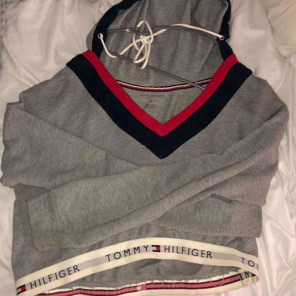 TOMMY HILFIGER CROPPED HODDIE